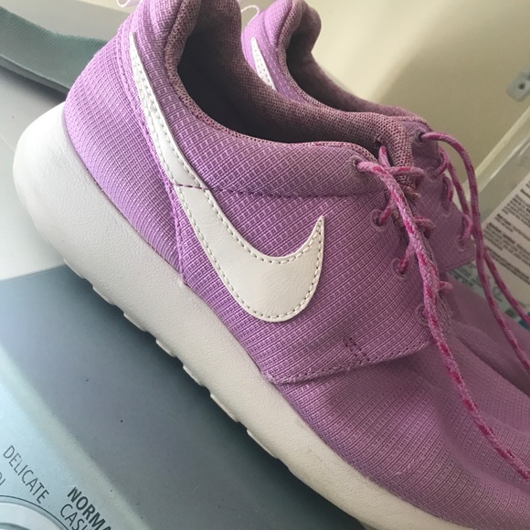 Purple/Pink Roshe Run - Picture 5 of 5